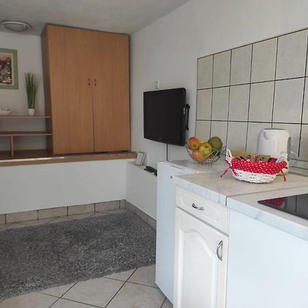 Studio Apartment Petrov Шибеник Екстер'єр фото