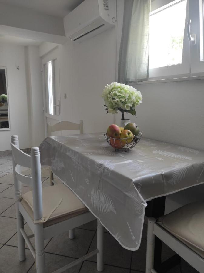 Studio Apartment Petrov Шибеник Екстер'єр фото