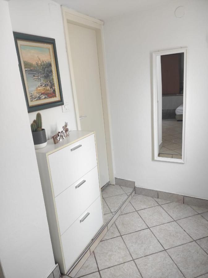 Studio Apartment Petrov Шибеник Екстер'єр фото