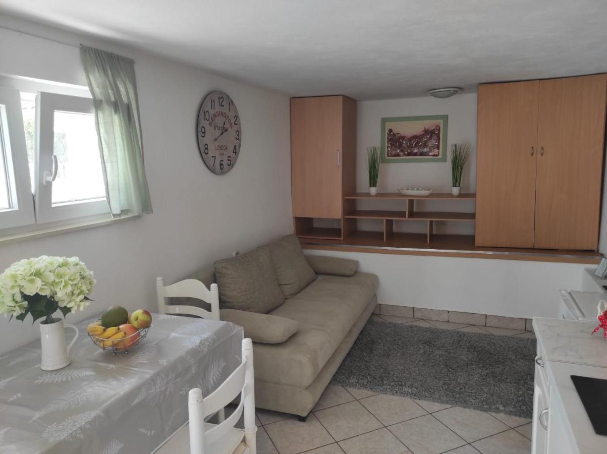 Studio Apartment Petrov Шибеник Екстер'єр фото