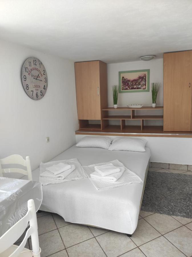 Studio Apartment Petrov Шибеник Екстер'єр фото