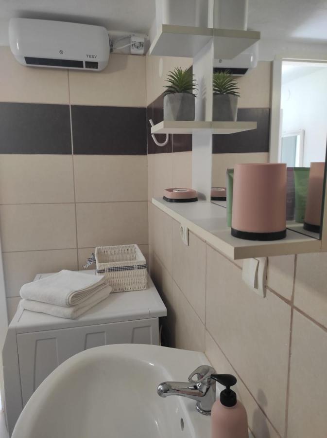 Studio Apartment Petrov Шибеник Екстер'єр фото