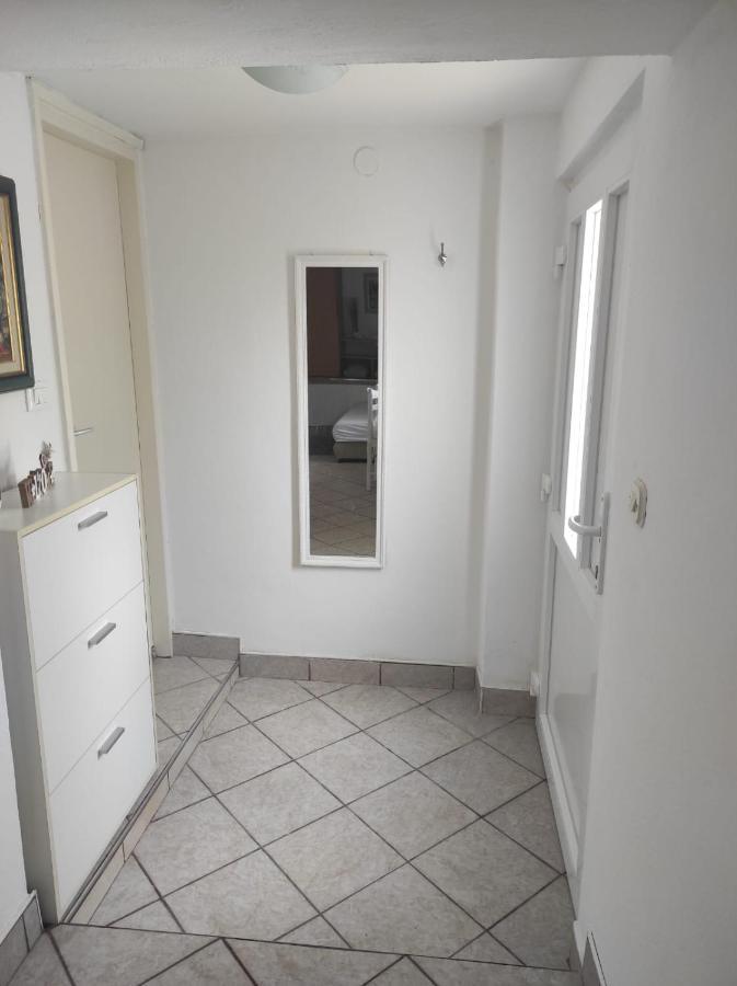 Studio Apartment Petrov Шибеник Екстер'єр фото