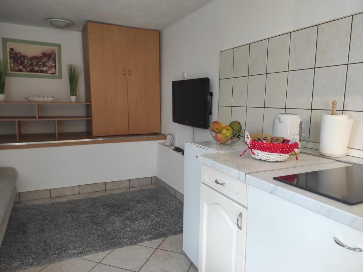 Studio Apartment Petrov Шибеник Екстер'єр фото
