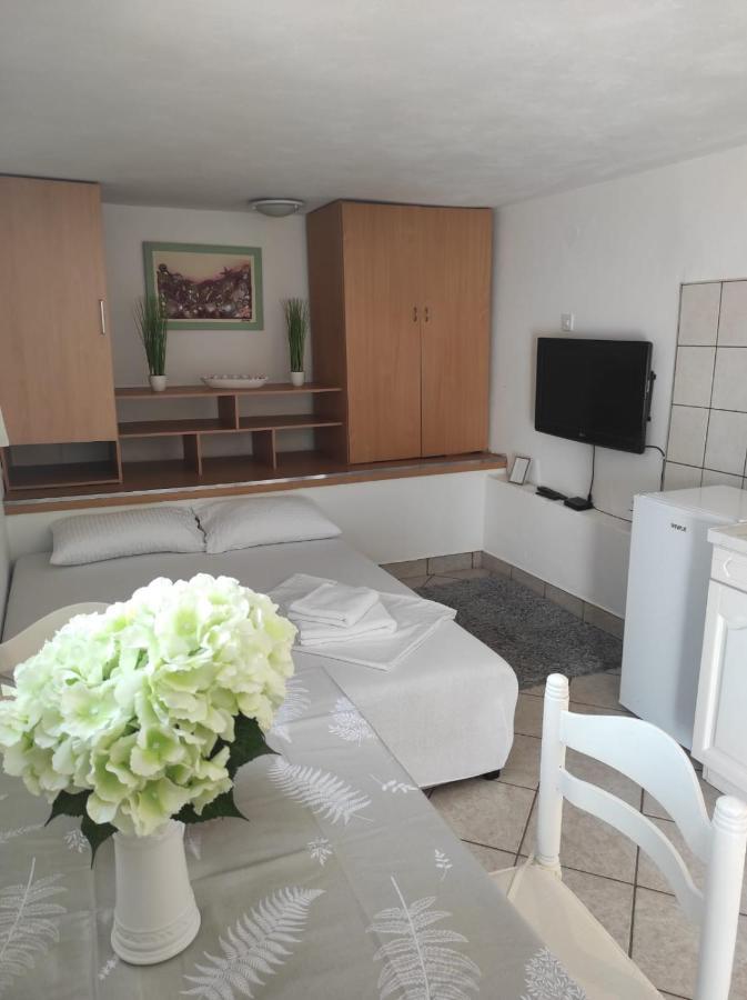 Studio Apartment Petrov Шибеник Екстер'єр фото